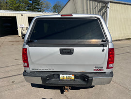 Used GMC SIERRA 07-2013 Crew Cab 5.8' extra short bed used topper LOCATION: N-4-3  CODE: CNMMM003