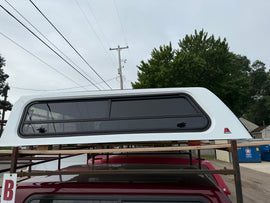 Used GMC Sierra 1500 2019-2025 Crew 6.5' short bed truck topper LOCATION: B-1-3 CODE: CNMMF005